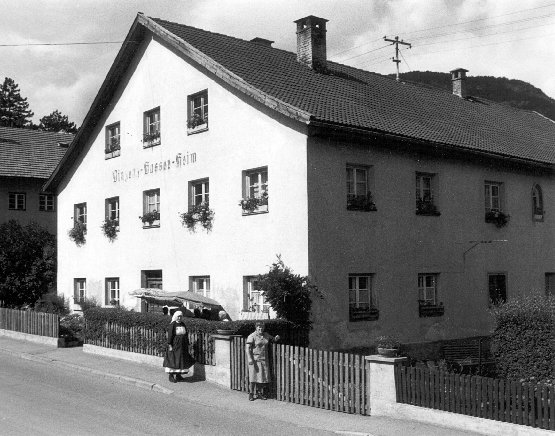 \resizebox*{1\columnwidth}{!}{\includegraphics{Bilder/Gasser-Heim.eps}}